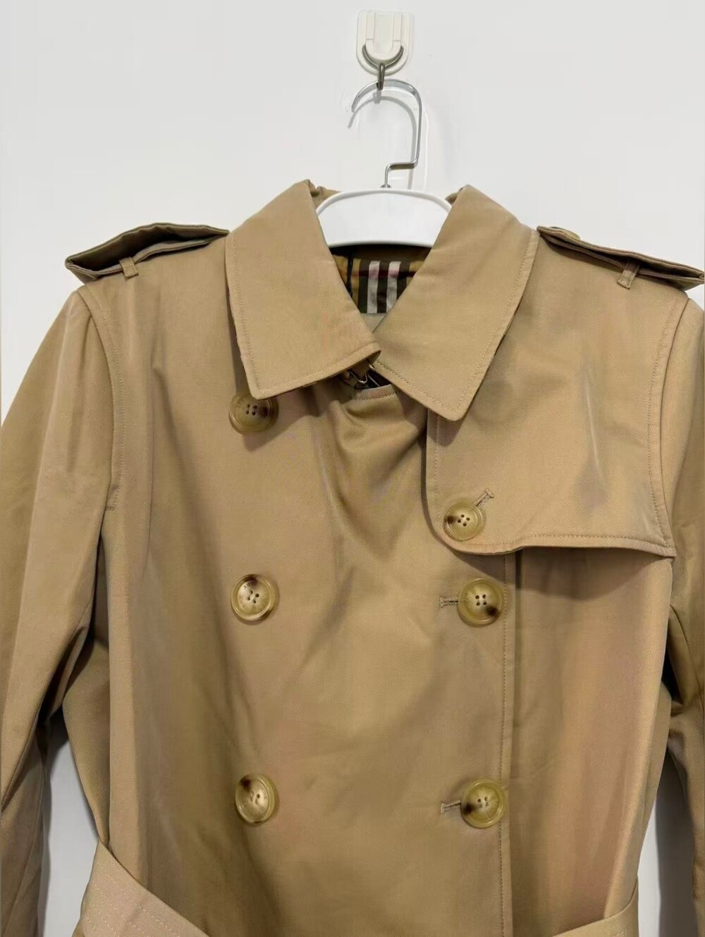 Burberry Beige Classic Double-Breasted Trench Coat with Belt - Picture 3 of 15